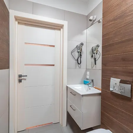 Old Town Standard By Bookinghost Cracóvia